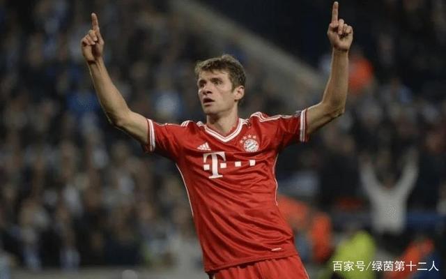 爱游戏体育-莱万多夫斯基受伤了