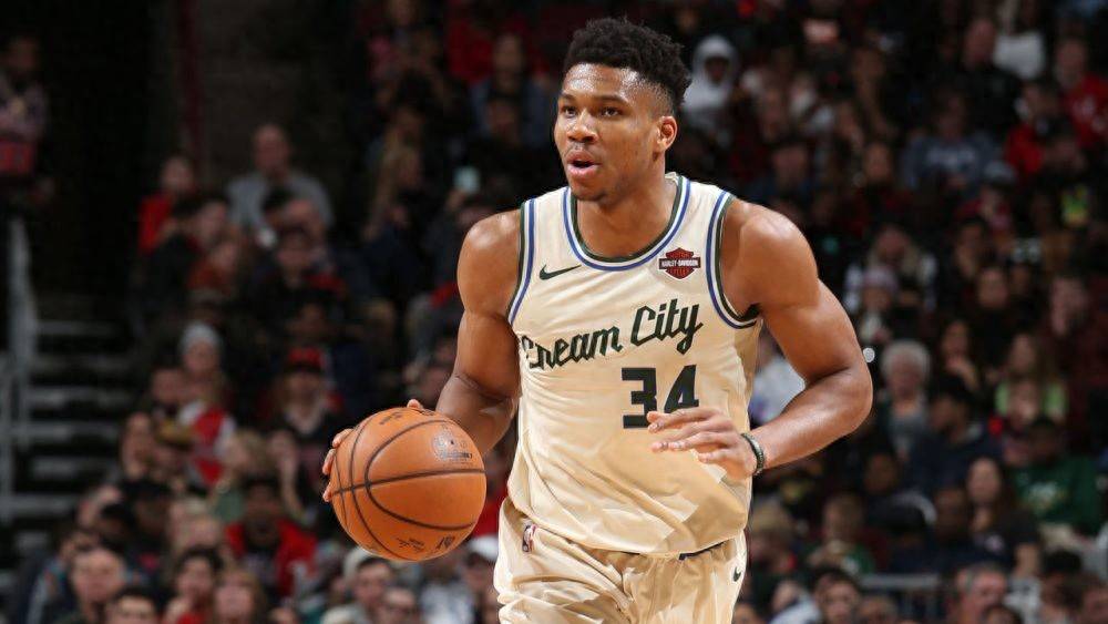 爱游戏APP-关于转会期NBA常规赛传出新动向，密尔沃基雄鹿复出首秀，管理层表态——信心回归，数据趋势出现新变化的信息