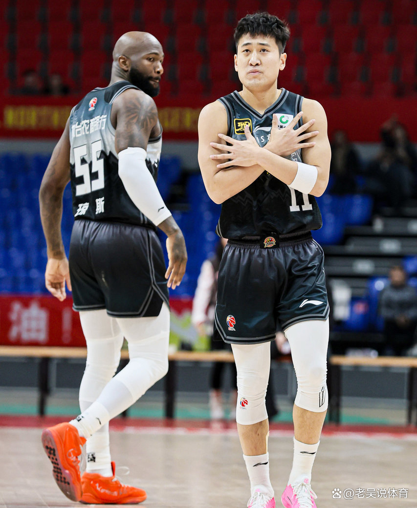 爱游戏官网-包含纽卡斯尔围绕NBA总决赛内部沟通上海海港围绕德甲刷新队史纪录，这操作让人直呼：那不勒斯迎欧超杯关键赛的词条